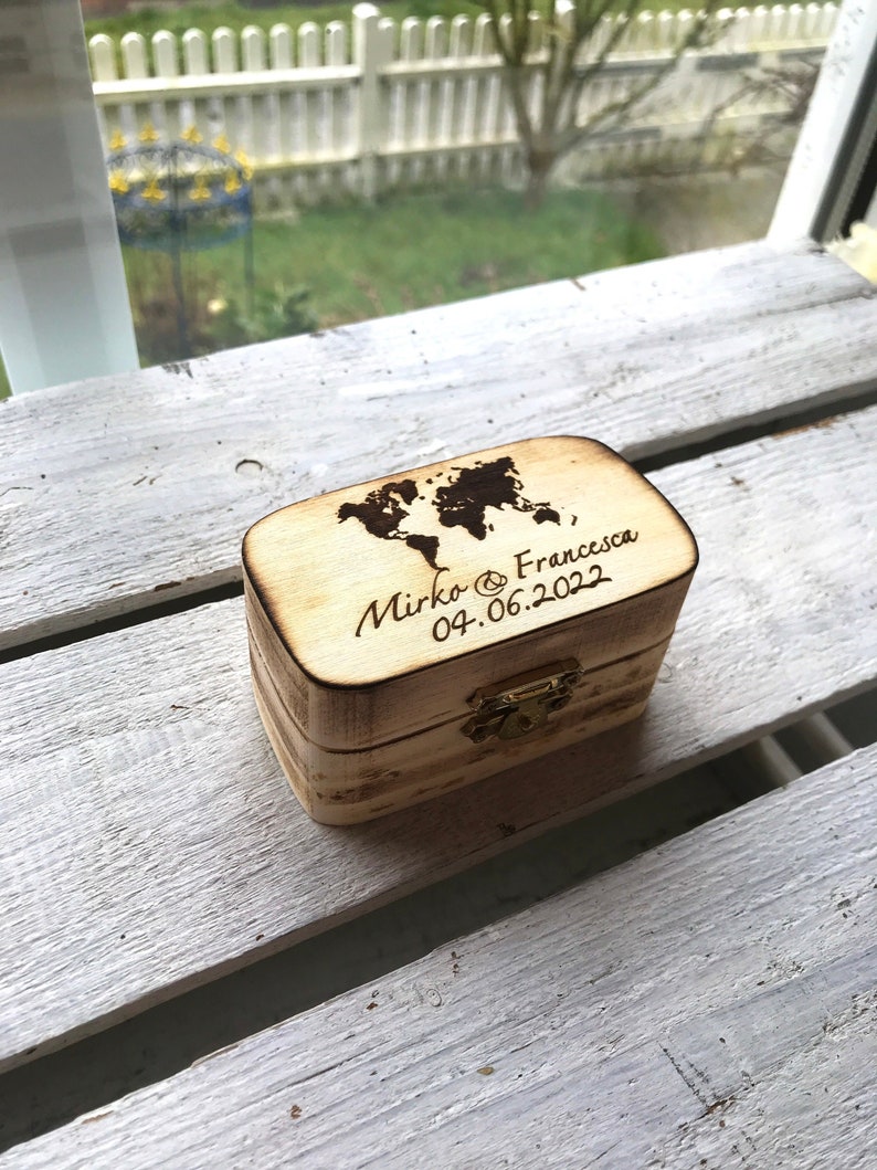 Memory box personalized for traveling couples, memory box personalized with names, wooden chest with engraving image 1