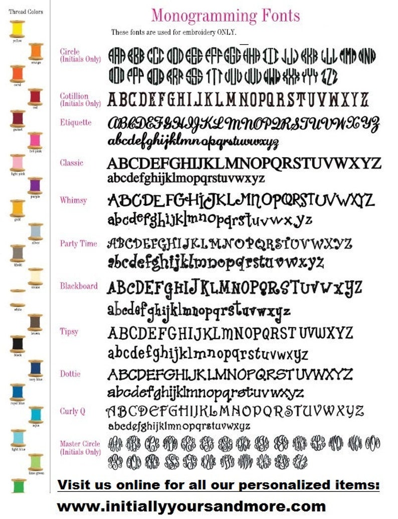 Puede incluir: Un gr&aacute;fico de diferentes fuentes de bordado con una tabla de colores de hilo. Las fuentes est&aacute;n etiquetadas con nombres como "Circle", "Cotillion", "Etiquette", "Classic", "Whimsy", "Party Time", "Blackboard", "Tipsy", "Dottie", "Curly Q" y "Master Circle". El texto en la parte inferior del gr&aacute;fico dice "Vis&iacute;tanos en l&iacute;nea para todos nuestros art&iacute;culos personalizados: www.initiallyyoursandmore.com".