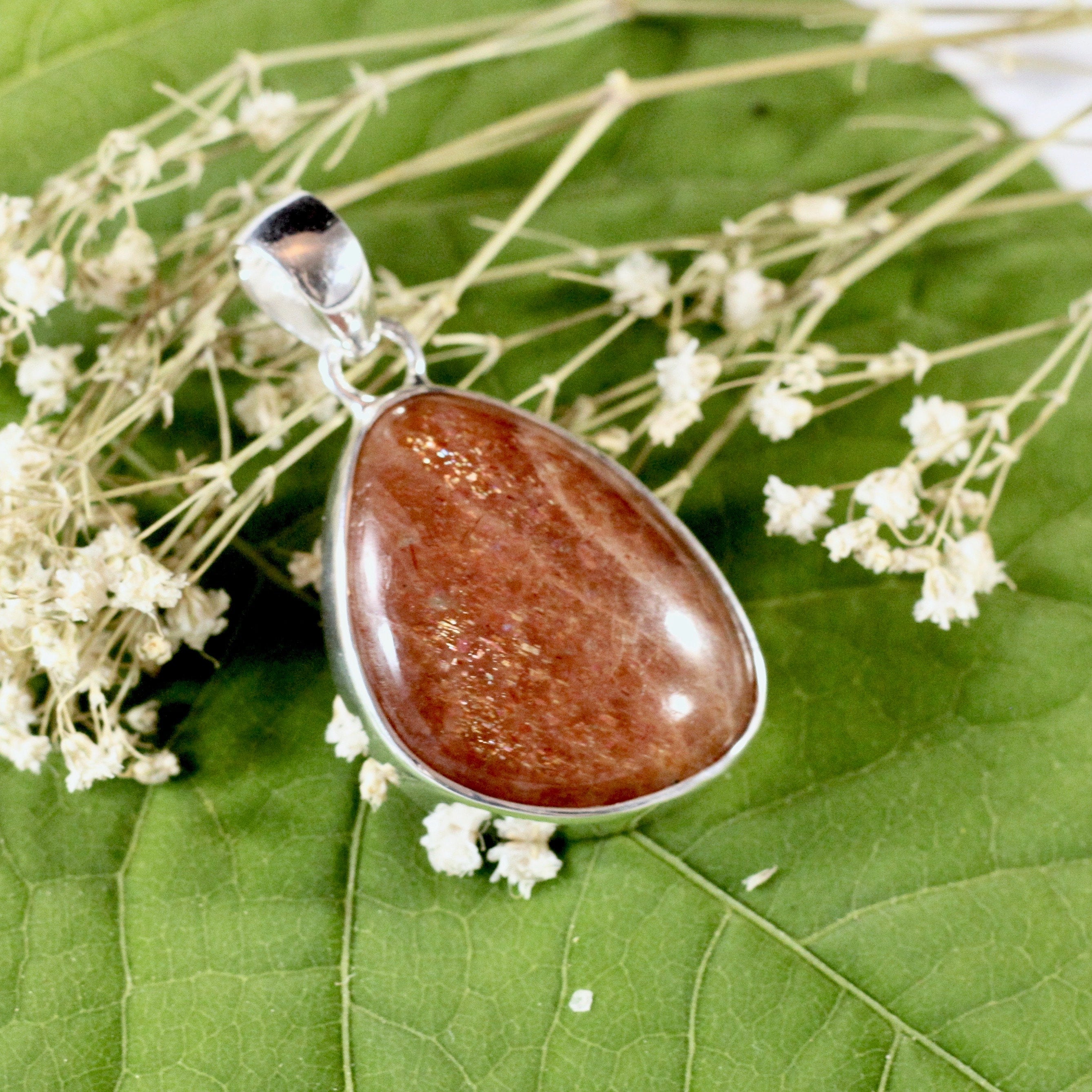 Sunstone pendant deals