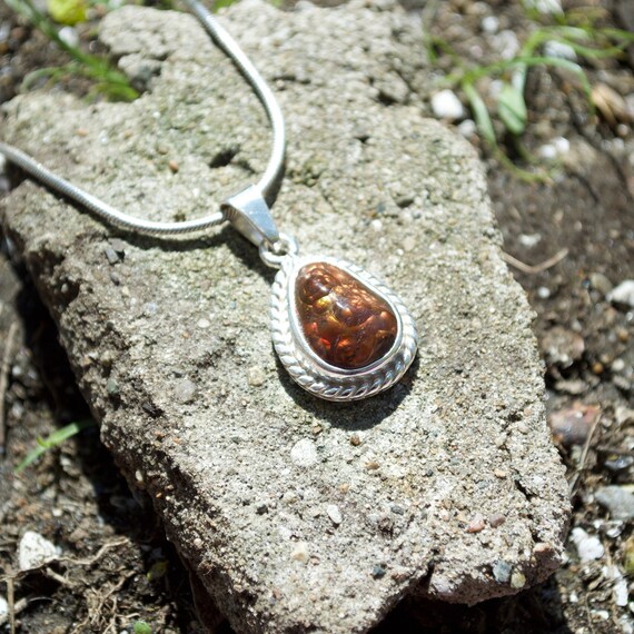 Fire agate best sale necklace