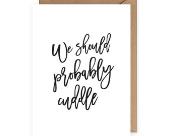Tarjeta de aniversario adorable, tarjeta de amor divertida para novio, tarjeta para novia, regalo de aniversario divertido, deberíamos abrazarnos, tarjeta para acurrucarnos