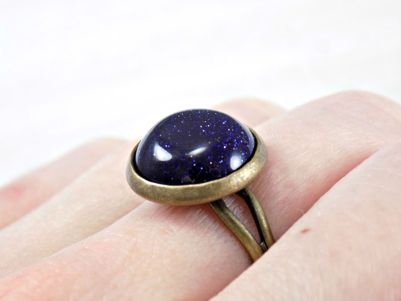 Blauwe Goldstone Ring, Blauwe Zandsteen Ring, Blauwe Stenen Ring, Blauwe Glazen Ring, Antieke Bronzen Ring, Boho Festival Ring Verstelbaar, Ronde Steen afbeelding 3