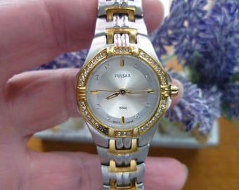 Suzanne Somers Gold and Silver Sparkle Watch. Needs battery. Suzanne Somers Crystal Embellished Quartz Watch main image 3