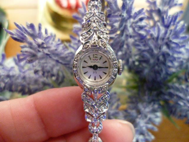 Vintage 14k Gold Watch With Diamonds - Etsy display picture 3