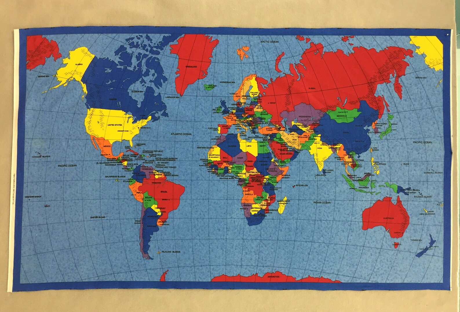 Rib fabric maps. World map fabric. Map pattern. английский хлопок карта мира. декоративная ткань карта мира.