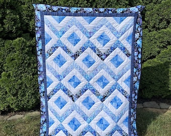 Shop Hop Waves Quilt - Blue