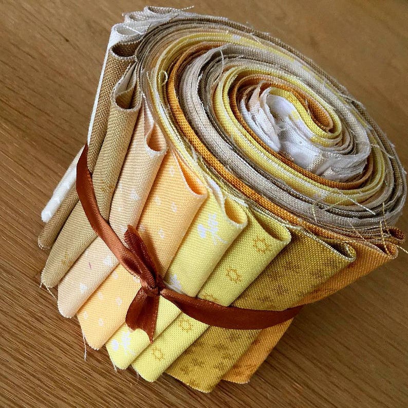 BIJOUX COLLECTION Mini Jelly Rolls by Makower Quilting Fabric Strips 2.5/"