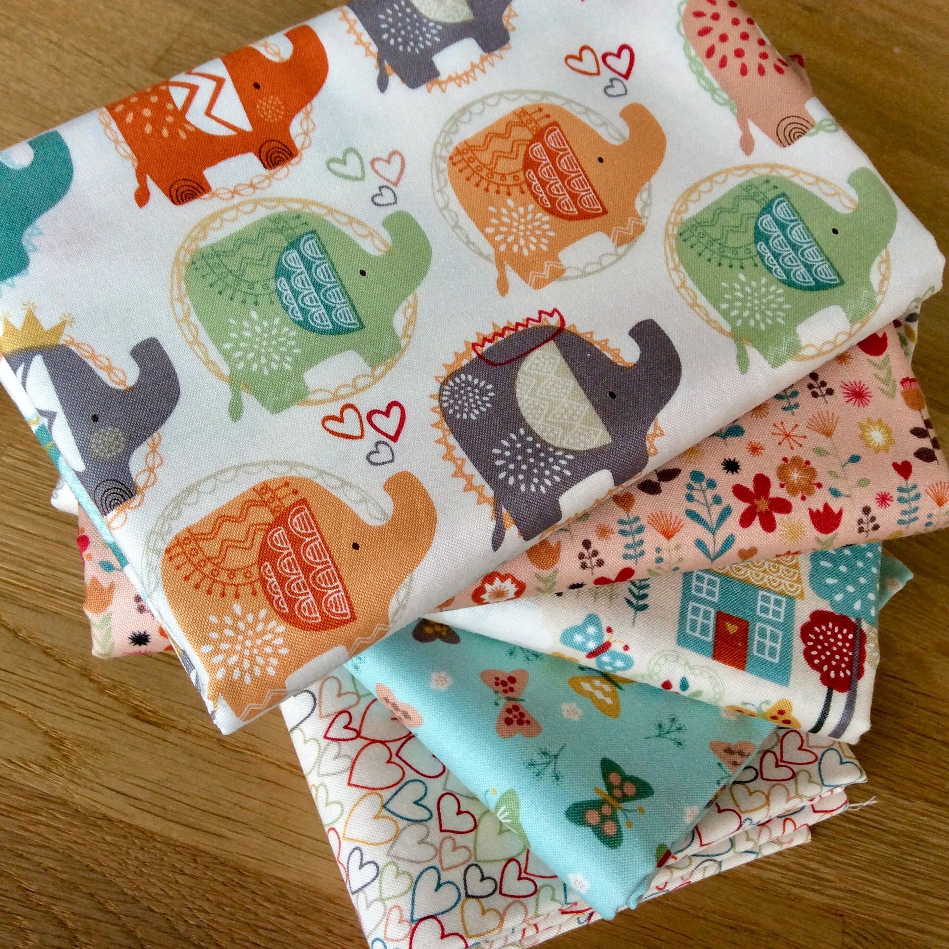 ELLIE FLORAL BLUE Novelty Quilting Craft Cotton Elephant Fabric Makower