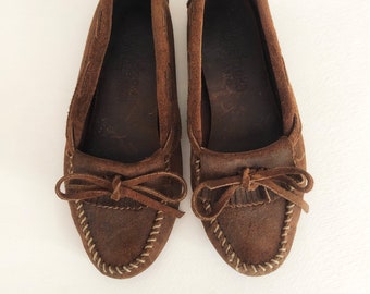 vintage 90s Minnetonka brown suede fringe moccasin boots | US size 7.5 8 | knee high moccasins western boho bohemian