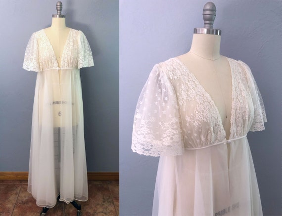 vintage 1950s sheer floral lace peignor robe | med