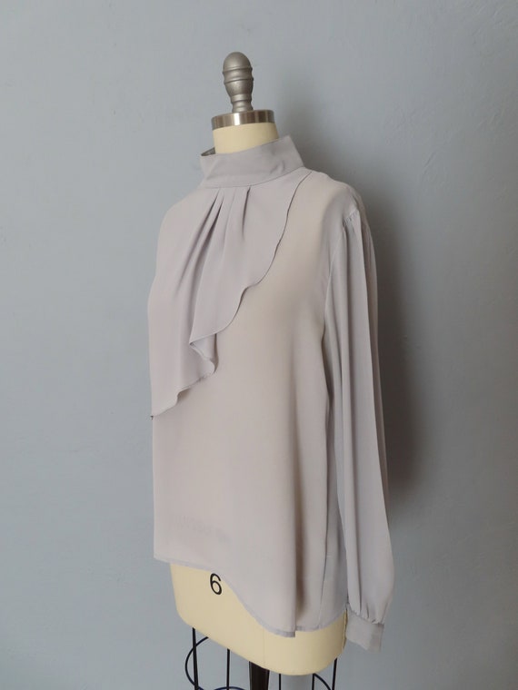 1960s gray draped mock neck blouse | size medium … - image 3