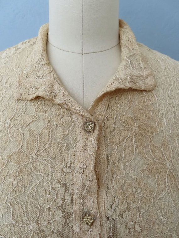 1940s 50s beige nylon lace buttonup blouse | size… - image 2