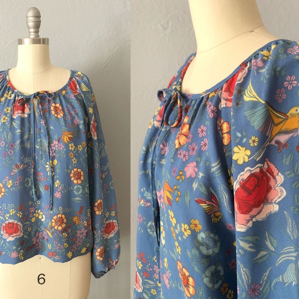 1990s blue & red floral peasant top | size medium | boho bohemian bird flower lover hippie style