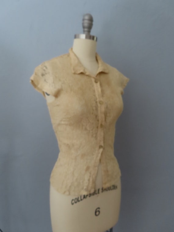 1940s 50s beige nylon lace buttonup blouse | size… - image 6