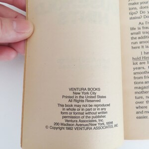Peut inclure: Pages d'un livre ouvert avec le texte de Ventura Books, New York City, imprim&eacute; aux &Eacute;tats-Unis. Le texte comprend des informations sur le droit d'auteur de 1982. Les pages sont blanc cass&eacute; avec un aspect l&eacute;g&egrave;rement vieilli.