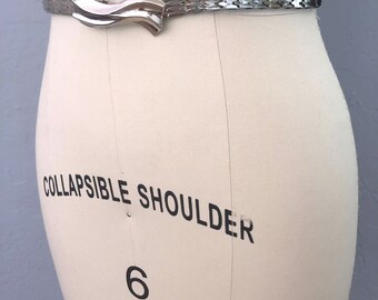 1970s Silver Disco Stretch Belt: Vintage Fish Scale Design  display picture 1