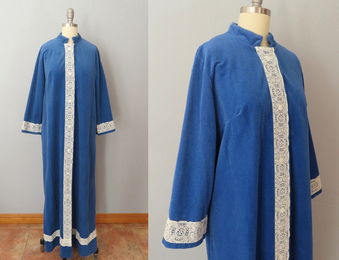 Vintage 70s Blue Velour White Lace Robe Size Medium Miss Elaine House