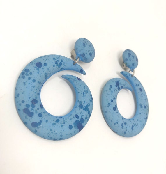 1960s large blue speckle mod hoop clip on earring… - image 1