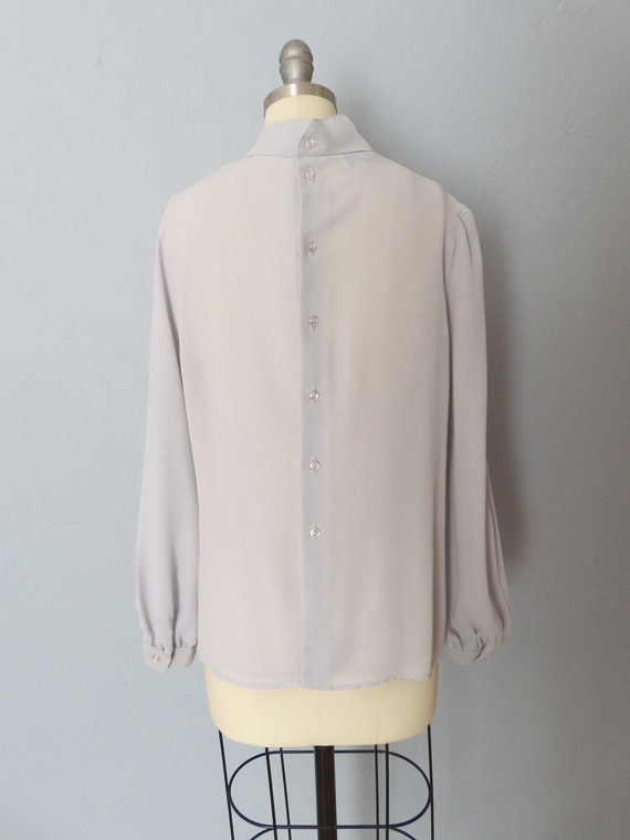 1960s gray draped mock neck blouse | size medium … - image 7