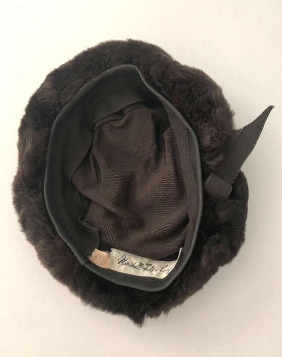 Vintage Marshall Field\'s Brown Fur Beret Hat Excellent Condition Hair Combs VINTAGE MARSHALL FIELD & COMPANY NATURAL BROWN MINK FUR HAT  main image 2