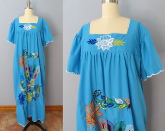 1970s blue embroidered floral cotton dress Costa Rica souvenir | size large | tropical flower peacock folk dress mumu dress hippie tent