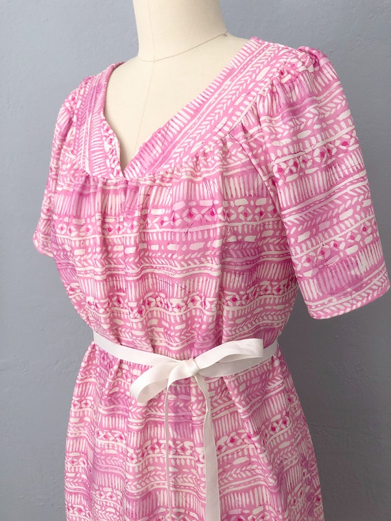 1980s pink house dress muumuu dress | size medium… - image 6