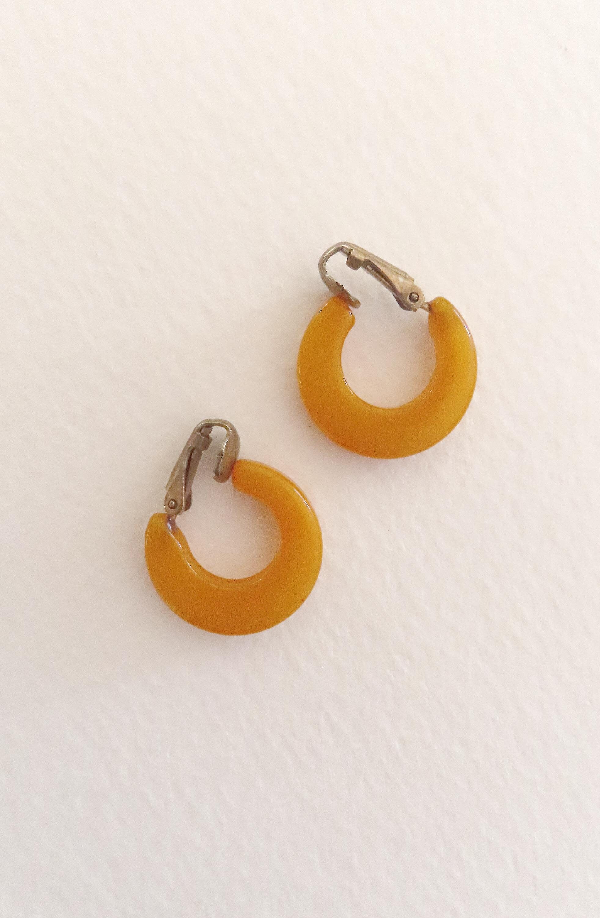 1940s Butterscotch Bakelite Hoop Clip on Earrings