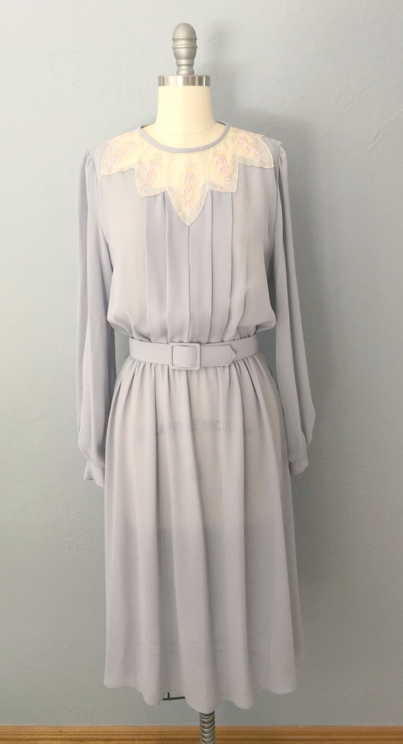 1970s Victorian gray belted midi dress with inset… - image 2