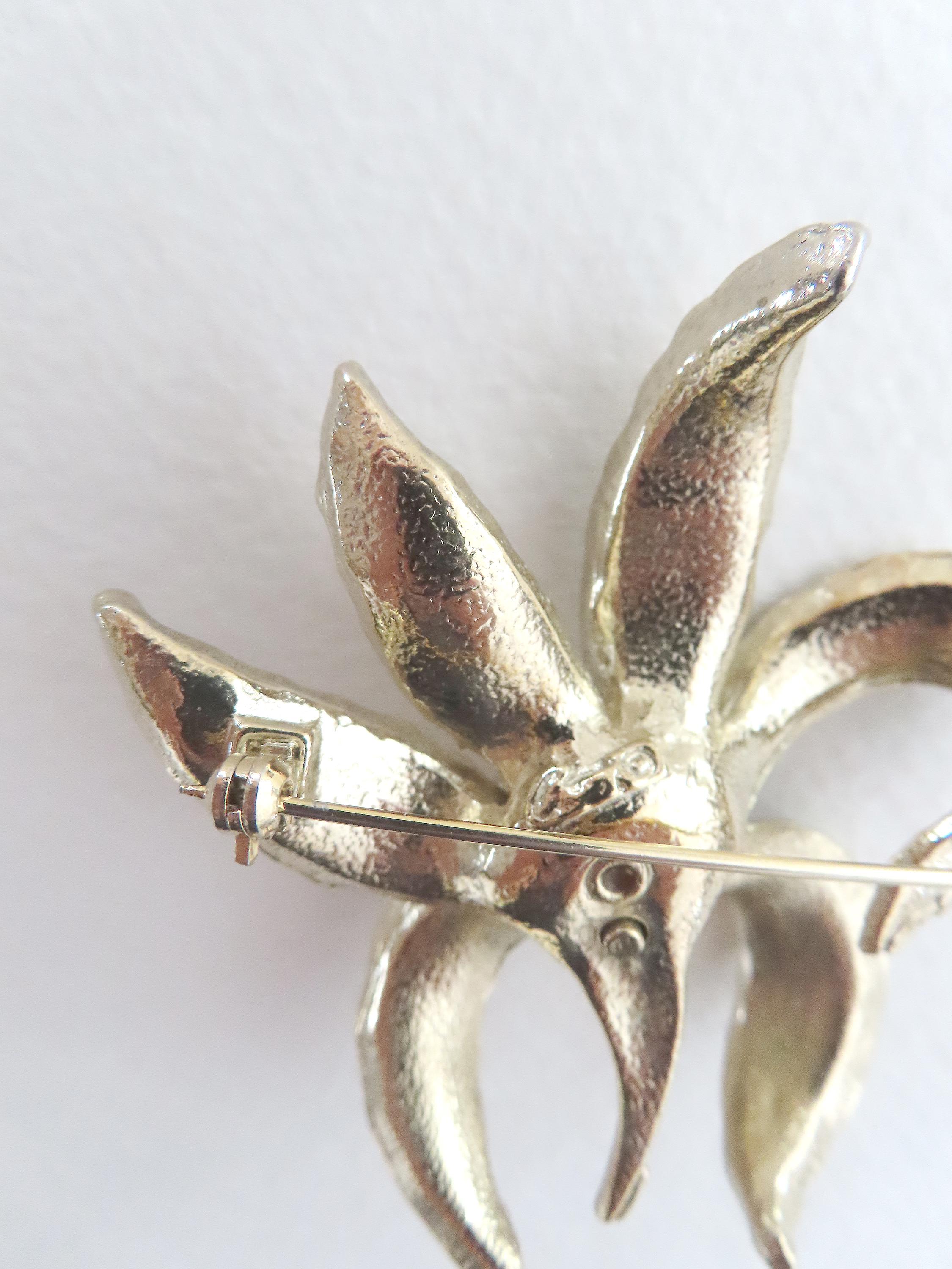 Broche Coro Années 70 Métal Doré Et Strass - Occasion Vintage Rétro