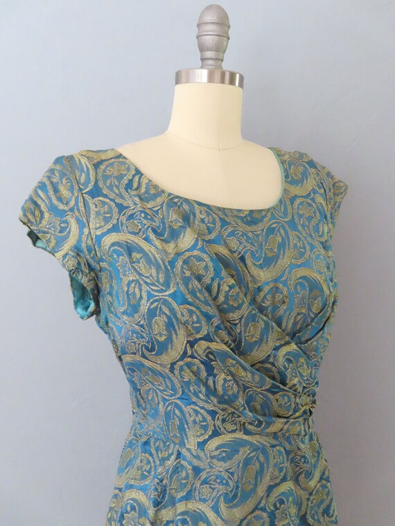 vintage 50s metallic brocade floral wiggle dress … - image 4