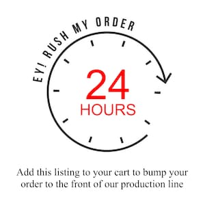 Puede incluir: Un reloj de cara negra y blanca con una flecha roja apuntando hacia la derecha. La cara del reloj dice "EY! RUSH MY ORDER" y "24 HOURS".