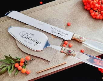 Wedding Cake Cutting Set with Transparent Handle - Server and Knife Cutter Set, Antique Gold Washed Metal Ring with a Red Stone Decoration