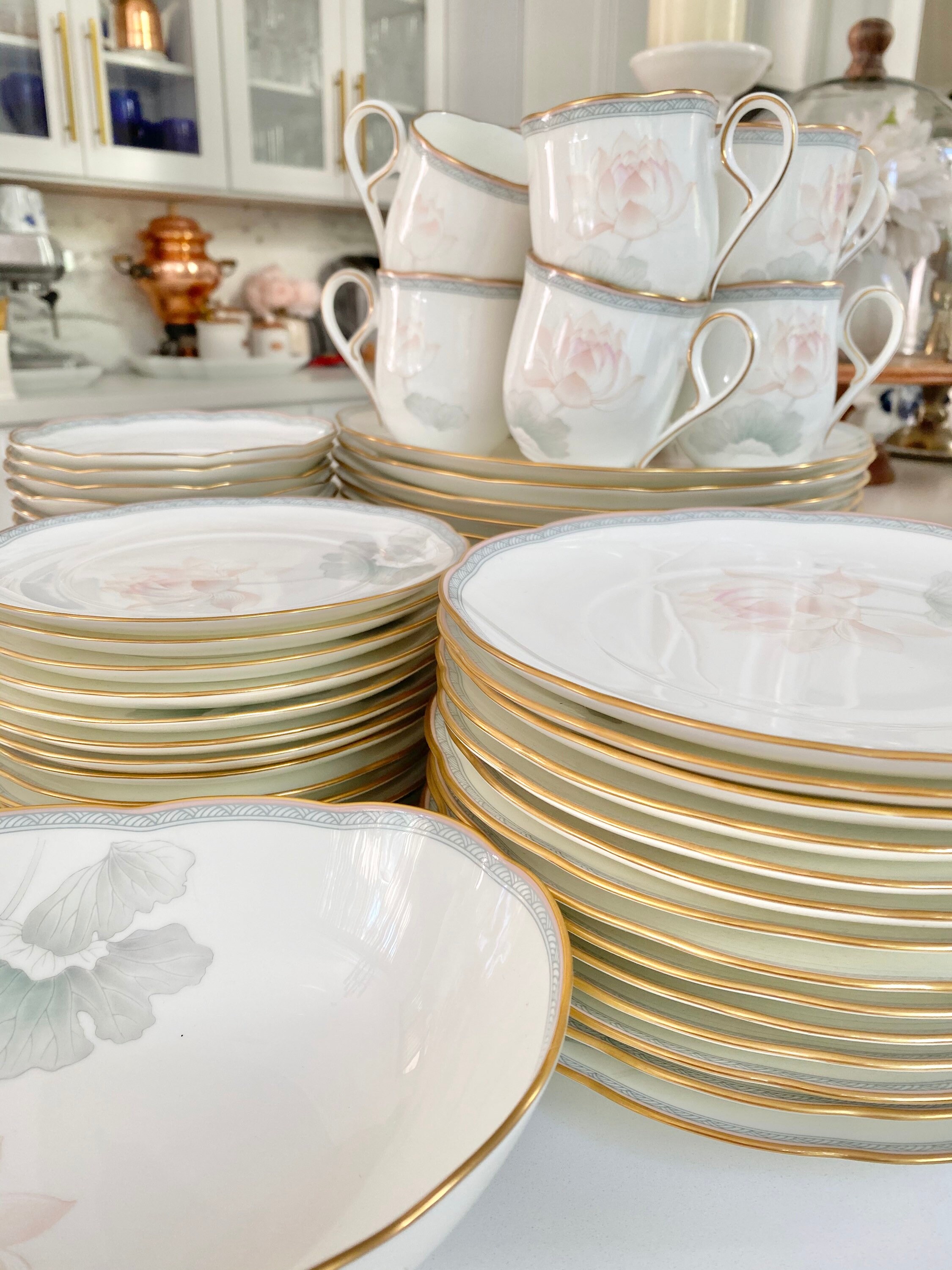 オールドノリタケ、里帰り品です。Old Noritake flower base 29 Piece Vintage Noritake M China Blue Boarder Floral Spray