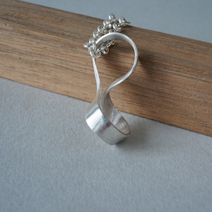 Mobius strip pendant in sterling silver with chain. Möbius pendant. Mobius Strip Necklace. Moebius band pendant. Science jewelry for women