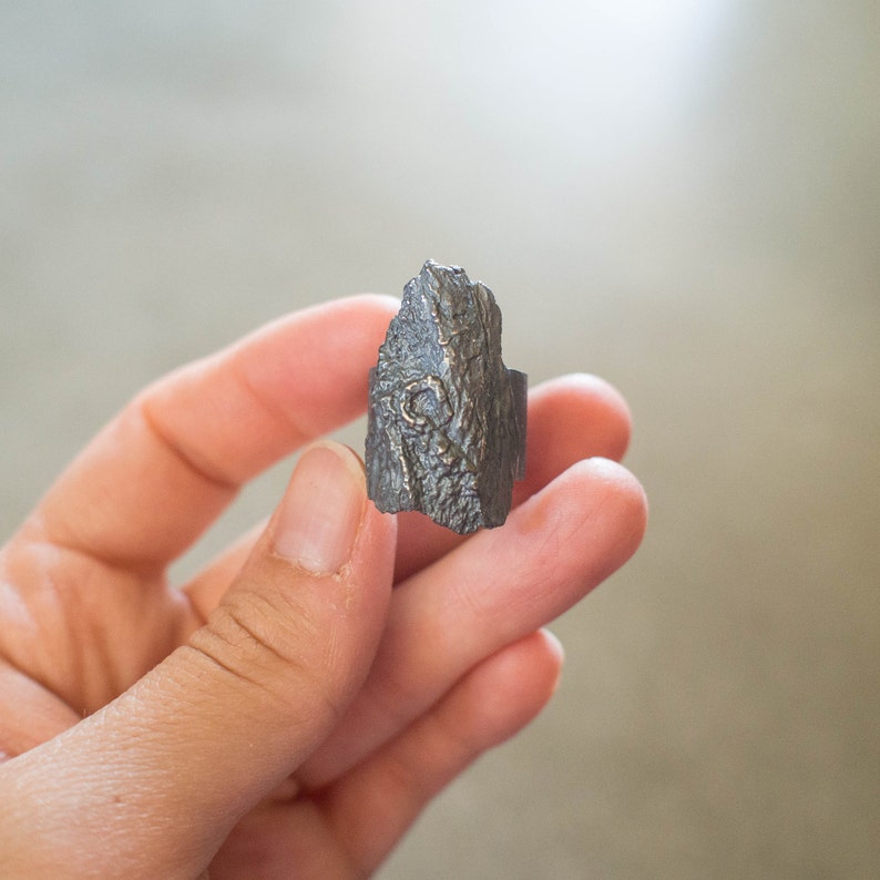 Wide ring in oxidized sterling silver Heavy textured silver wide ring Black sterling silver tree bark ring Nature inspired wide ring