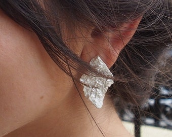 Silver Rhombuses Stud Earrings with Organic Texture - Rhombus Earrings for Bohemian Brides - Silver Rhombus Earrings for Bohemian Wedding