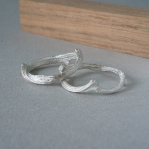 Alternative Eheringe aus Silber. Passende Ringe für Paare. Elbische Druidenring-Sets für sie und ihn. Elfenring für Paare. Elfen Ring