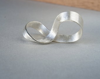 Handmade Sterling Silver Möbius Strip Pendant - Infinity Jewelry