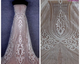 La Belleza Tissu de dentelle de mode à grand motif, tissu perlé à paillettes, tissu de dentelle de robe blanc cassé, tissu de dentelle de robe de mariée blanc cassé par cour