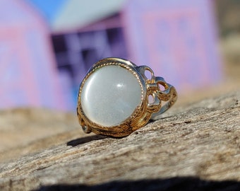 Vintage moonstone deals ring