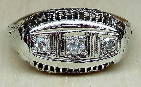 Art Deco Engagement Ring .17ct Old Mine Cut Diamo… - image 2