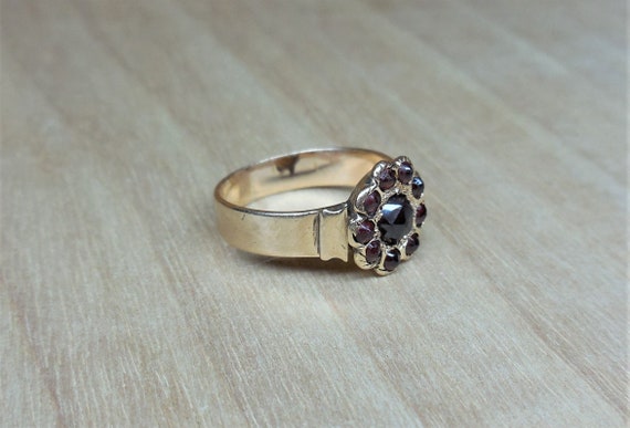 Victorian Bohemian Garnet Ring 10k Yellow Gold Vi… - image 4