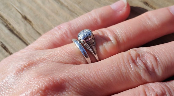 Art Deco Engagement Ring .12ct Diamond Engagement… - image 7