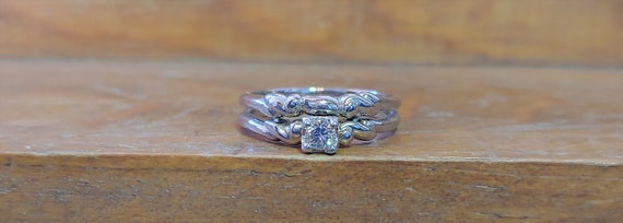 Vintage .15ct Diamond 18k Gold Wedding Set Engage… - image 2