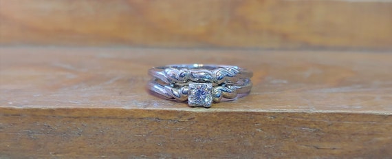 Vintage .15ct Diamond 18k Gold Wedding Set Engage… - image 3