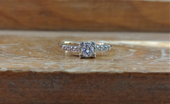 Vintage Engagement Ring .25ct Diamond Engagement … - image 2