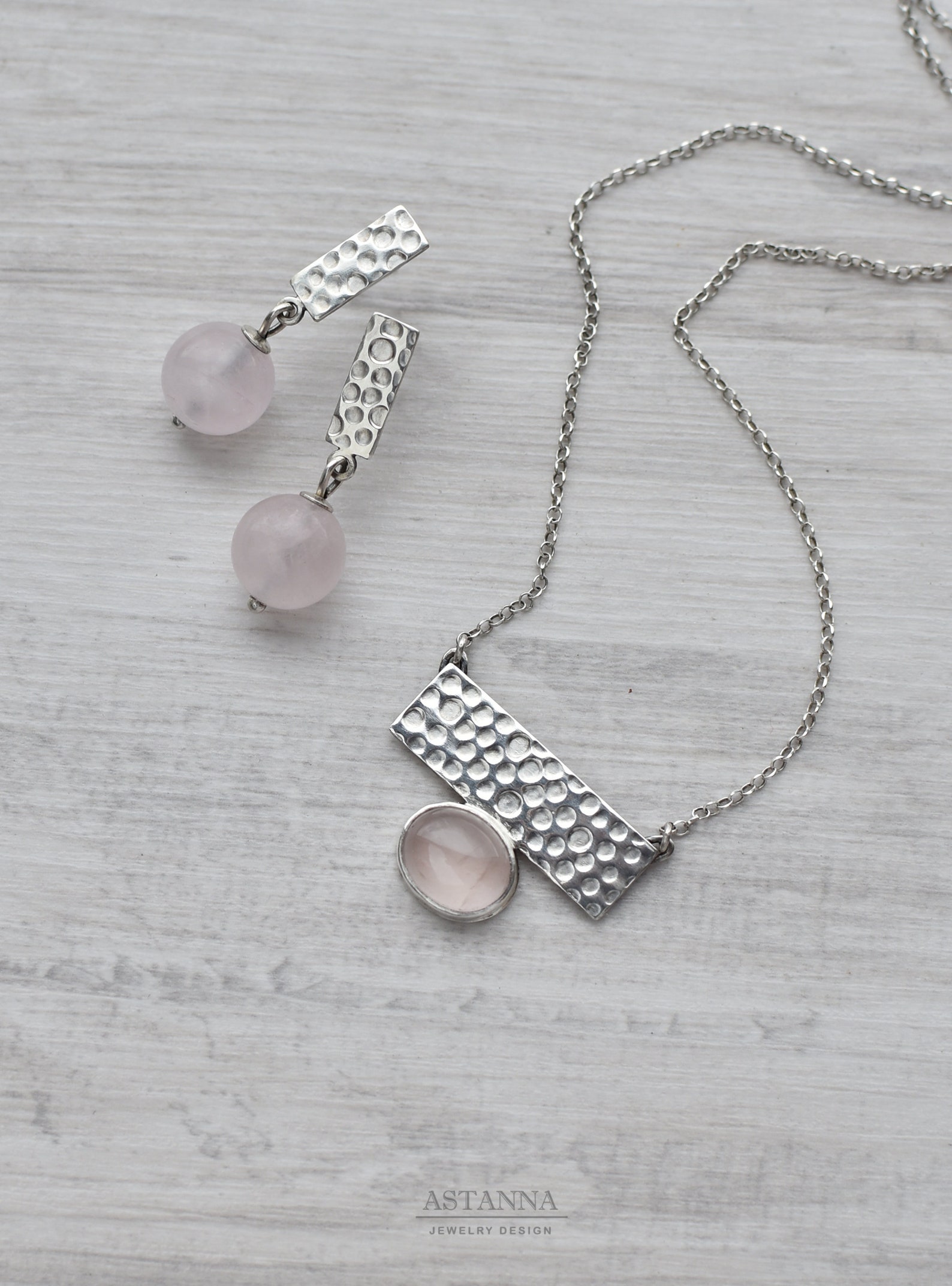 Parure Collier Et Boucles D'oreilles En Quartz Rose - Plaqué Argent - Longueur 18 Pouces - Neuf Sans Emballage