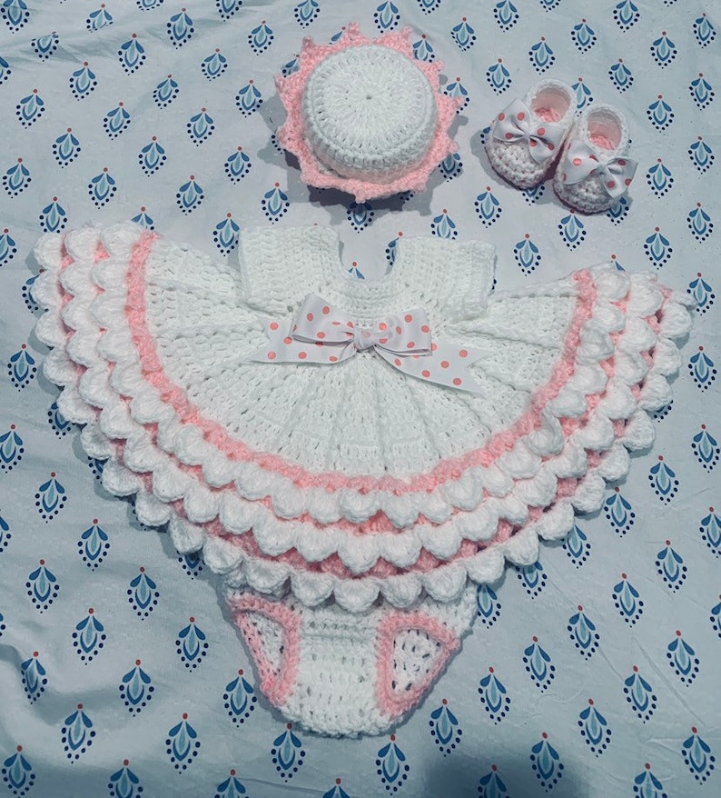 crown hat and shoes panties this is gorgeous comes with the dress Crochet white and pink baby dress layette
