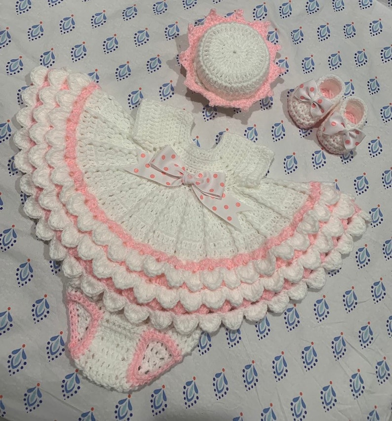 crown hat and shoes panties this is gorgeous comes with the dress Crochet white and pink baby dress layette