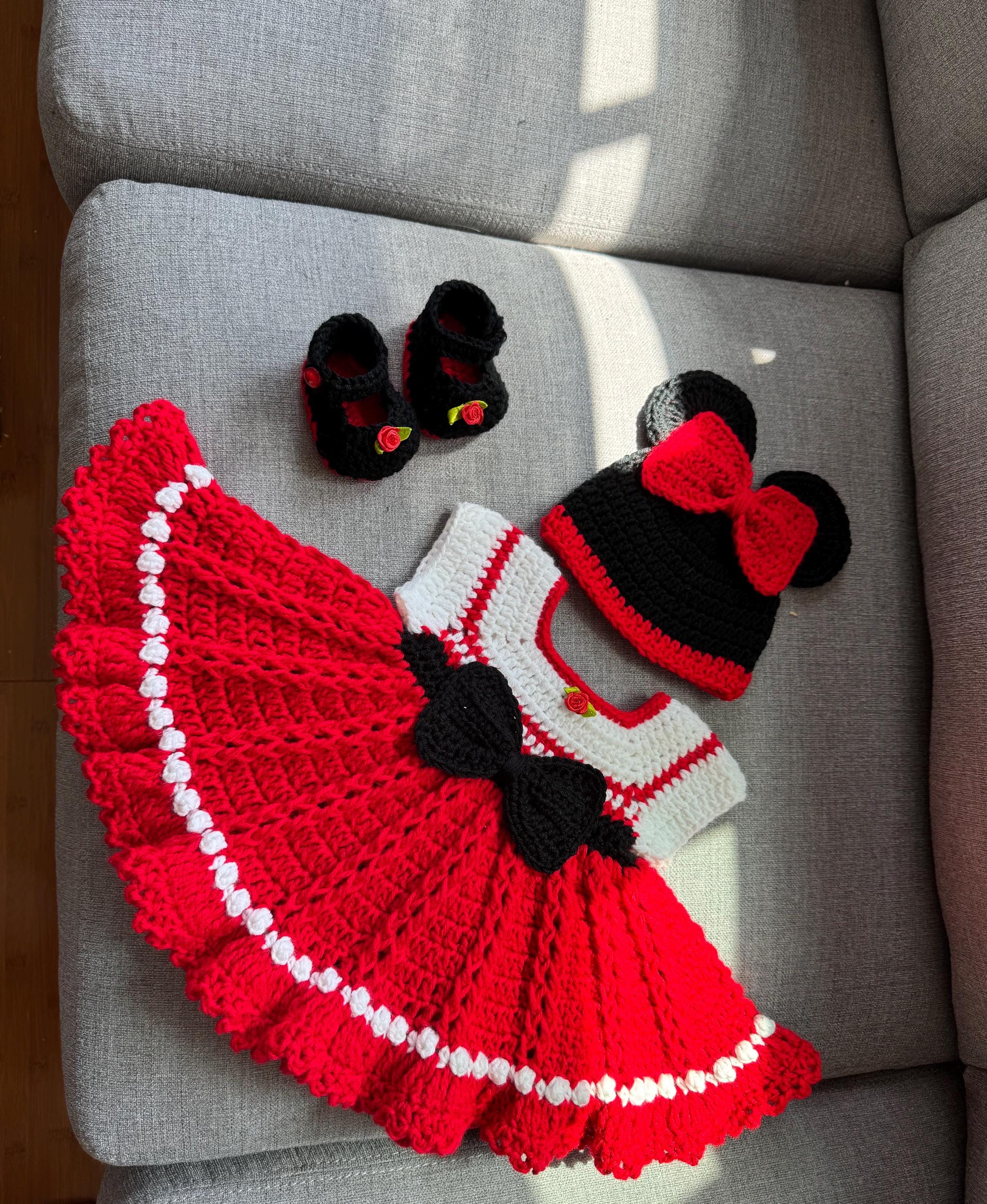 minnie mouse crochet dress Minnie Mouse crochet baby outfit, this one is adorable